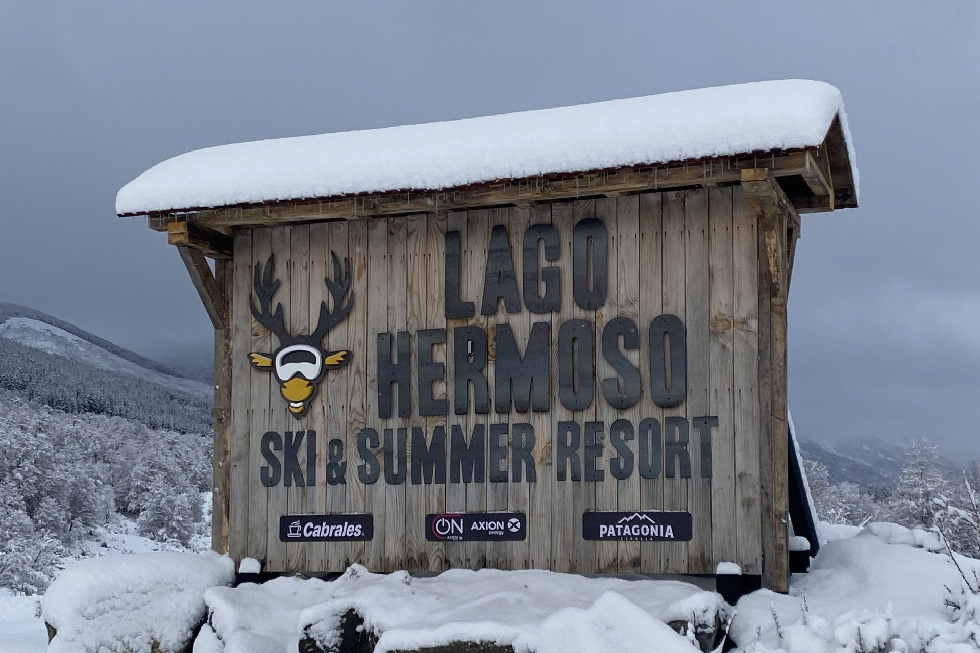 Portal entrada Lago Hermoso ski Resort